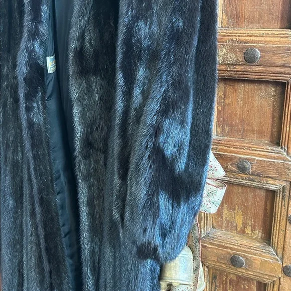 SAGA Mink Ranch Full Length Coat/ pockets, HENIG Furs, Excellent New Condition - Picture 6 of 13
